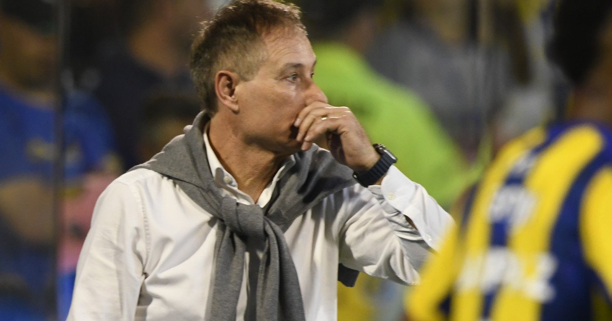 Ariel Holan, fuera de Rosario Central: Ángel Di María despidió al DT con un posteo en el que le agradeció sus enseñanzas