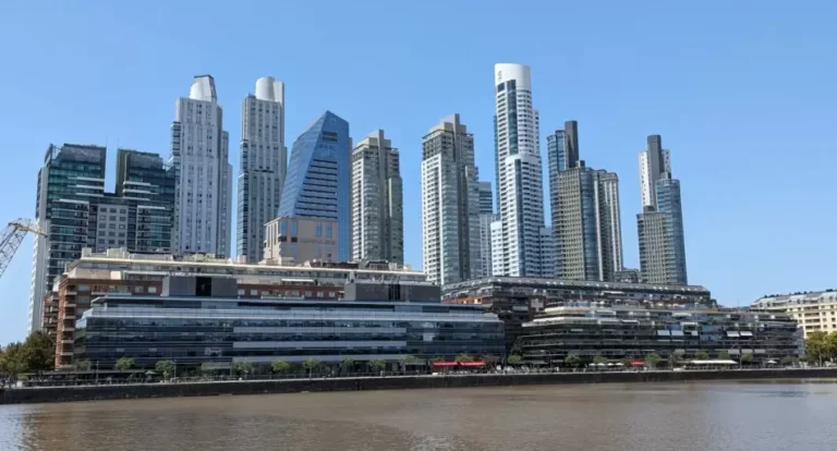 IMPACTANTE: cuánto hay que ganar hoy para seguir siendo clase media en CABA