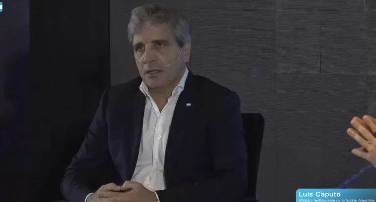 Caputo lanza bono en dólares con tasa "sorpresiva" y apunta a los US$ 7.000 millones