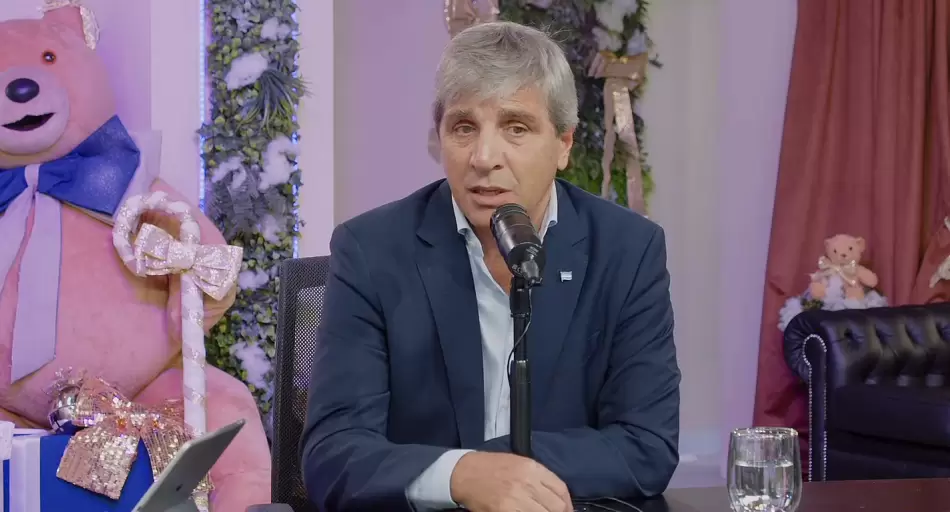 Caputo niega salto del dólar, revela plan de reservas y responde por las renuncias