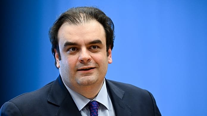 Kyriakos Pierrakakis, nuevo presidente del Eurogrupo y primer griego en asumir el cargo