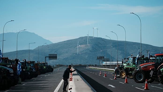 Crece la tensión con los agricultores en Grecia, el Gobierno rechaza exigencias "maximalistas"