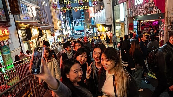 Hong Kong recibe 2026 sin fuegos artificiales tras 161 muertos en el incendio más mortífero en décadas