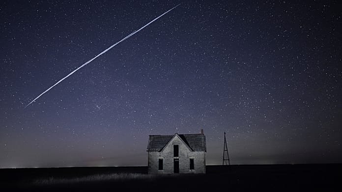Nubes de metralla rusa contra satélites Starlink, un arma indiscriminada de efectos impredecibles