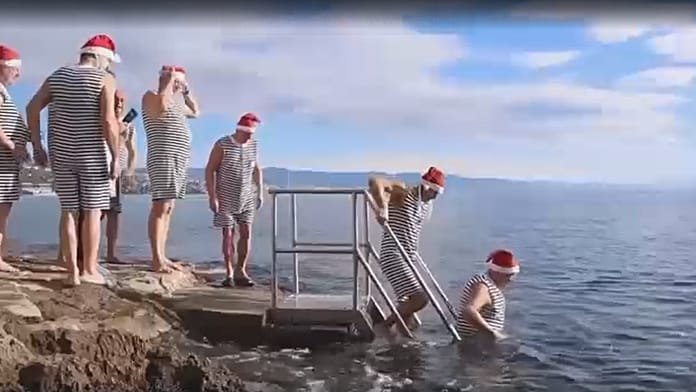 La natación en aguas frías en Opatija, Croacia, crece como tradición de bienestar invernal