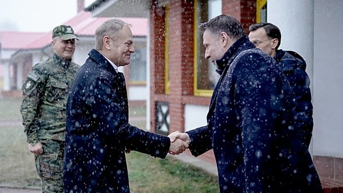 Polonia crea un sistema antidrones en la frontera con Bielorrusia, mientras la oposición denuncia que Lukashenko construye una fábrica de munición