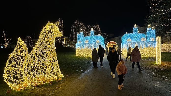 Hungría se ilumina con 1,2 millones de bombillas y se convierte en destino navideño mundial