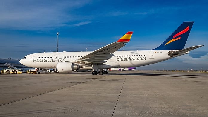 La Policía registra la sede en Madrid de la aerolínea Plus Ultra, que fue rescatada por la SEPI