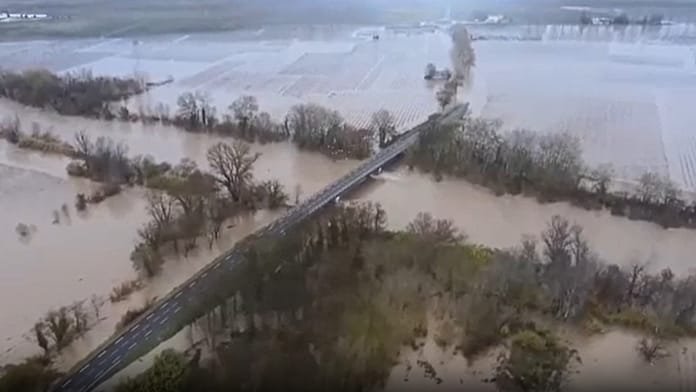 El sur de Francia sufre fuertes inundaciones por lluvias torrenciales