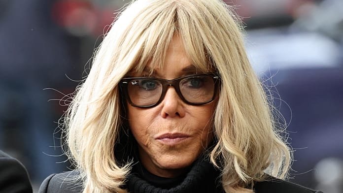 Brigitte Macron ofrece una disculpa parcial tras insultar a manifestantes feministas