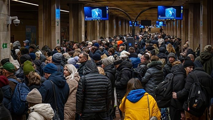Rusia lanza un ataque masivo con drones contra Ucrania, 3 muertos