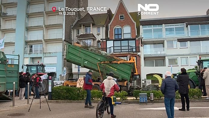 Agricultores protestan en la 2ª residencia de Macron contra el acuerdo comercial de la UE
