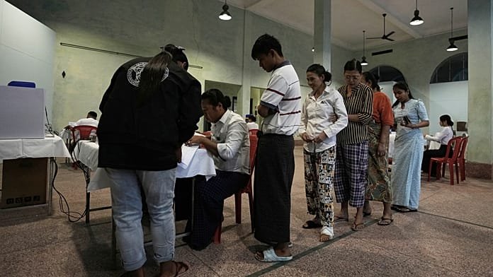 Myanmar: Cierran las urnas en la primera fase de unos comicios marcados por el golpe de 2021