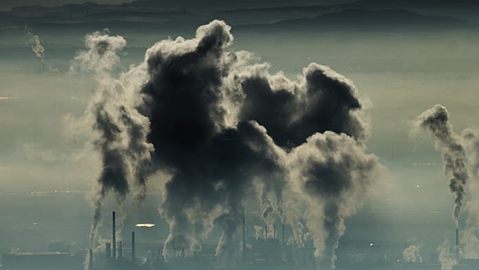 Lyon logra controlar el incendio tras una explosión en una planta química que ha dejado 4 heridos