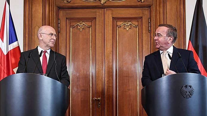 Berlín y Londres intensifican su cooperación militar: 60 millones de euros para nueva artillería