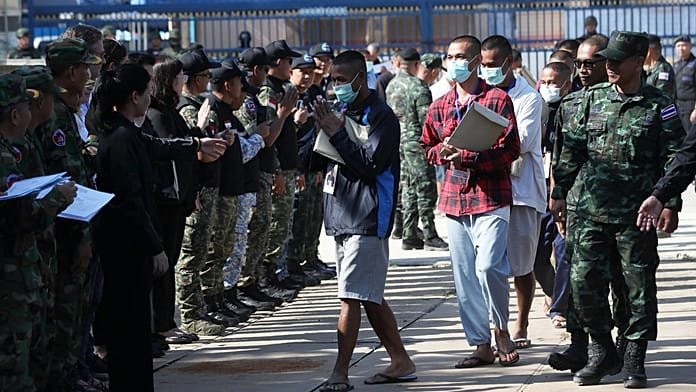 Tailandia libera a 18 prisioneros de guerra camboyanos