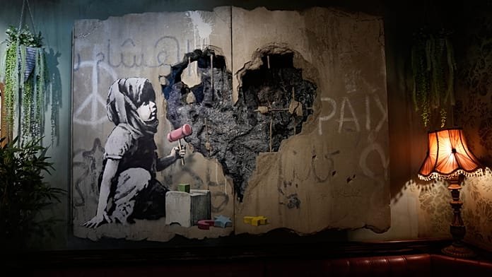 El hotel Walled Off de Banksy reabre en Belén tras 2 años cerrado