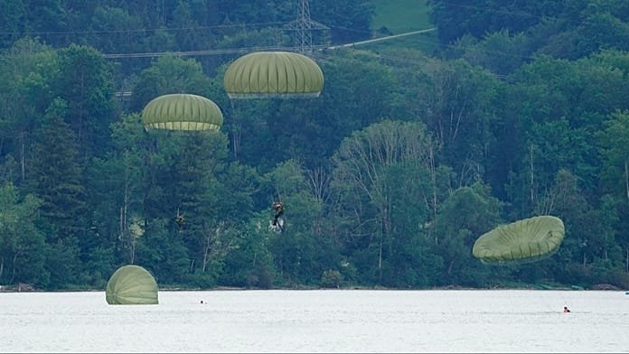 La élite de las Fuerzas Armadas alemanas, bajo sospecha por extremismo y sexismo de paracaidistas