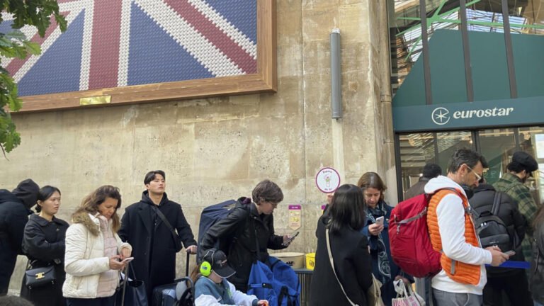 Problemas técnicos obligan a Eurostar a suspender viajes desde Londres