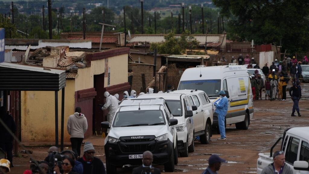 Un tiroteo en una taberna de Sudáfrica dejó al menos nueve muertos y varios heridos