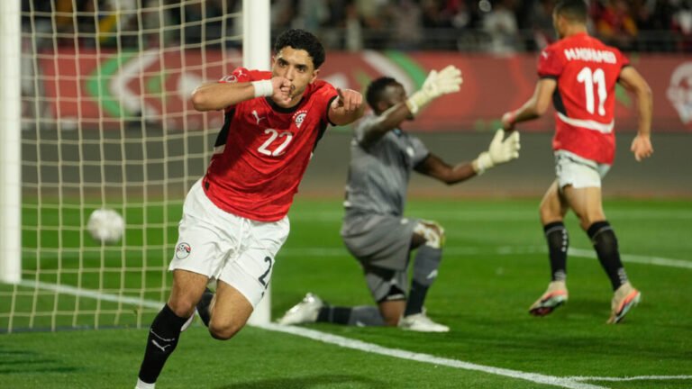Salah y Marmoush salvan a Egipto en su debut en la Copa Africana de Naciones