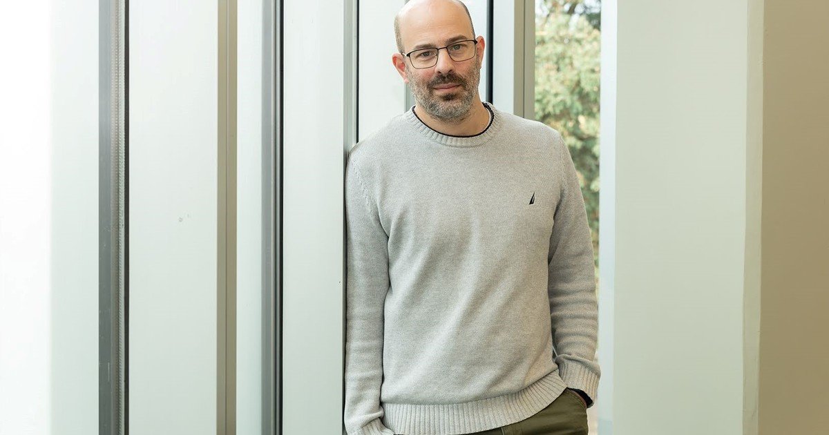 "Sedentarismo cognitivo" por la IA y redes adictivas como la cocaína: los riesgos para el cerebro, según un experto