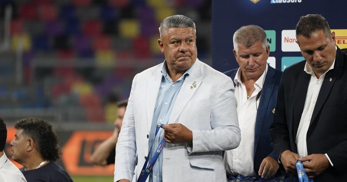 Chiqui Tapia vio en primera fila el título de Estudiantes: insultos de los hinchas, el frío saludo de Domínguez y un posteo sin nombrar a Verón