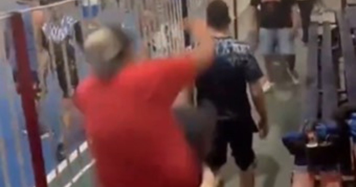 Escándalo en un partido de fútbol infantil en Lanús: batalla campal entre padres y los dos equipos eliminados