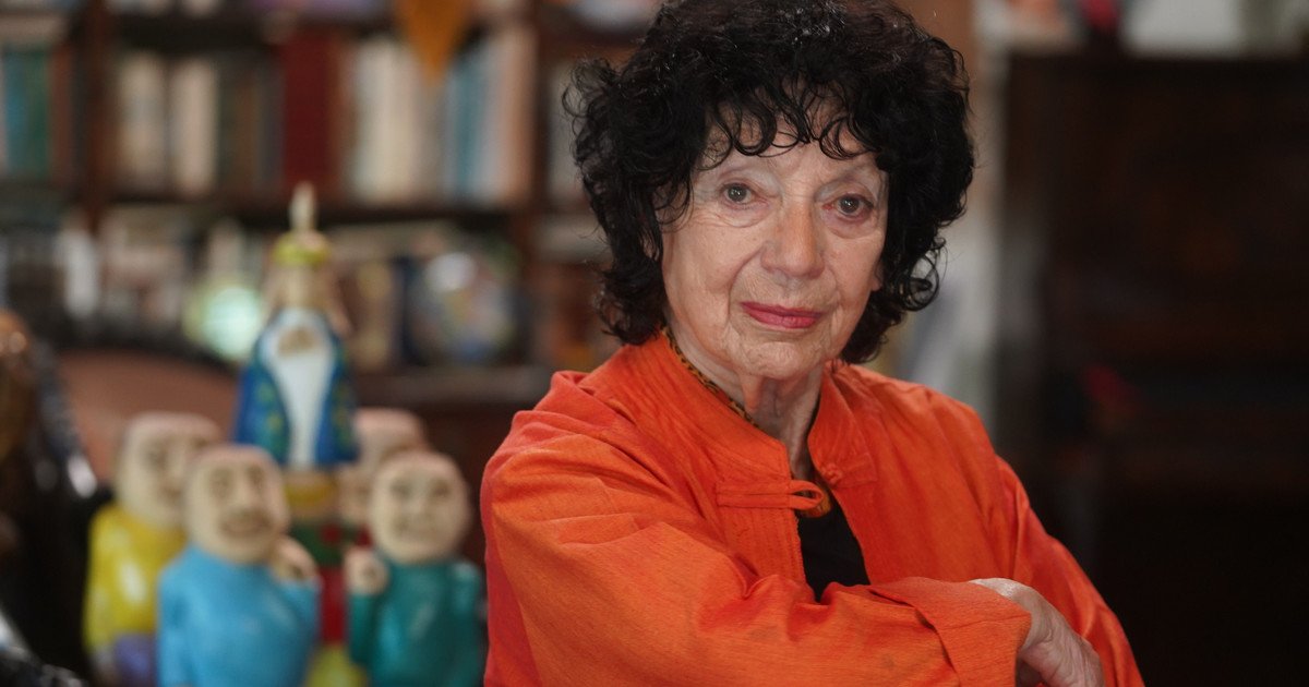 Luisa Valenzuela: "Me tienta mucho toda la cosa brujeril que hay con Milei"