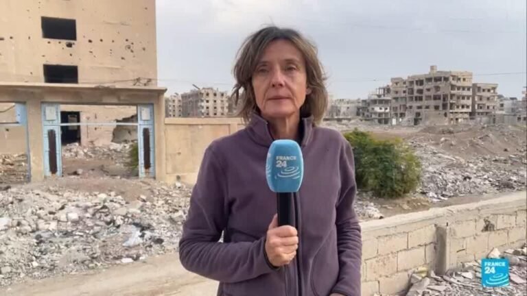 Un año después de la caída de Bashar al-Assad, ciudadanos buscan reconstruir sus hogares