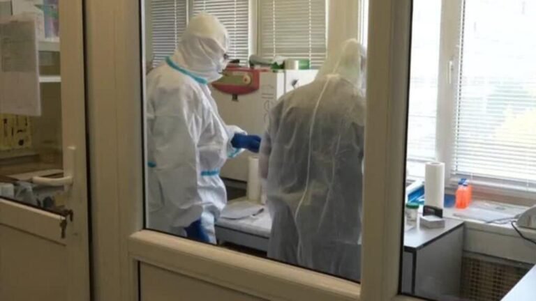 Guerra en Ucrania: el reto de identificar los cuerpos de los soldados muertos