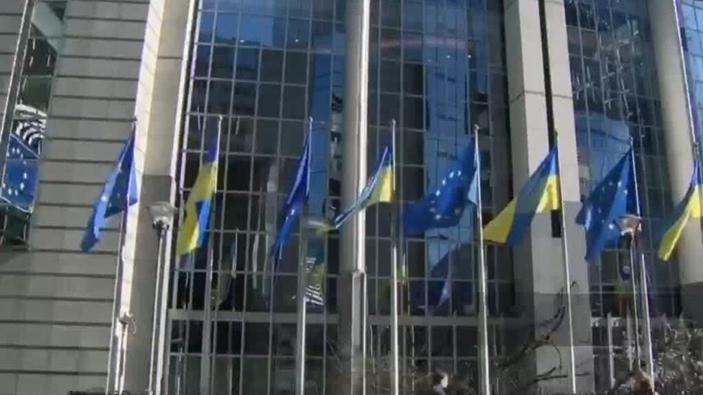 La UE acuerda congelar indefinidamente los activos rusos congelados