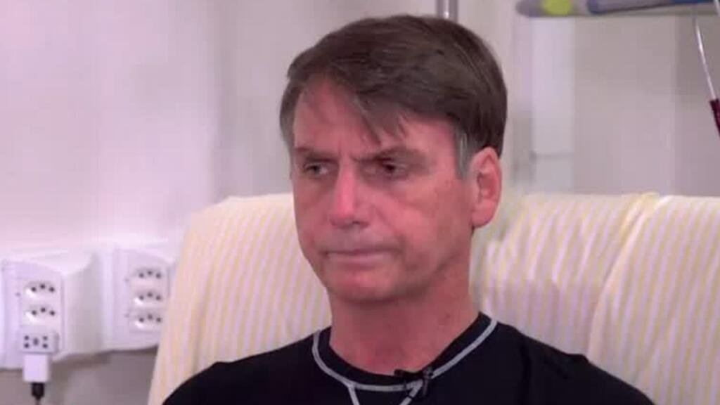 Brasil: Bolsonaro, condenado a 27 años de prisión, será operado de una hernia en Navidad