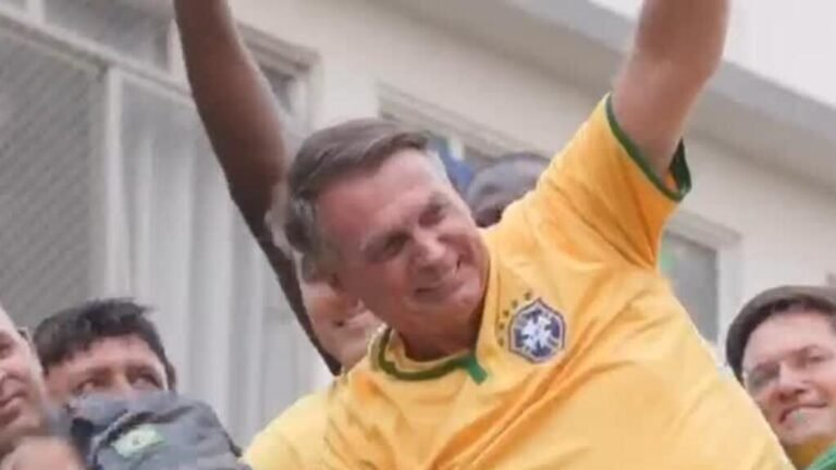 Jair Bolsonaro hospitalizado: dos cirugías en medio de su condena de 27 años