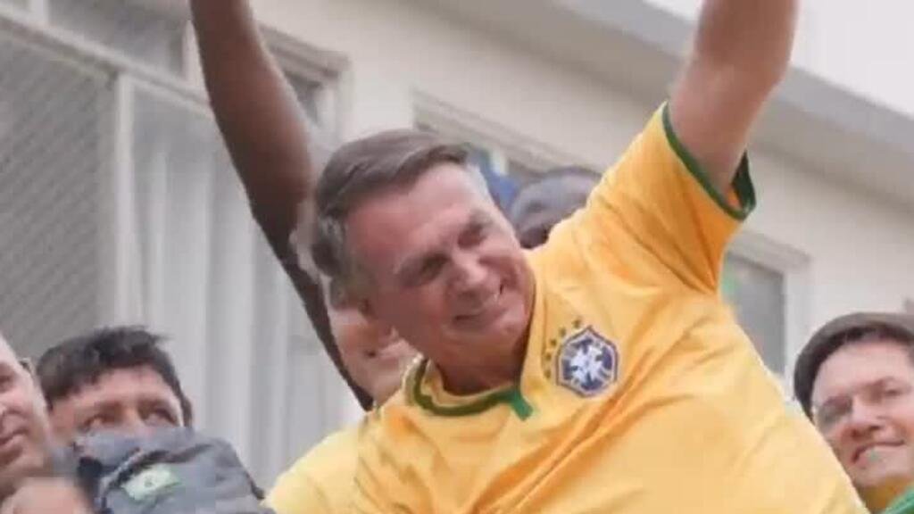 Jair Bolsonaro hospitalizado: dos cirugías en medio de su condena de 27 años