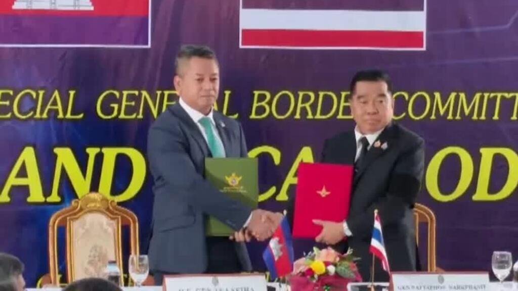 Tailandia y Camboya firman acuerdo de alto el fuego después de tres semanas de combates