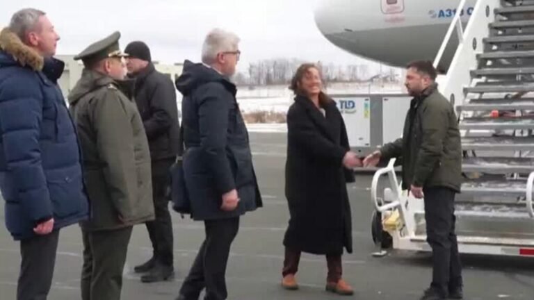 Zelenski llega a EE. UU. para reunirse con Trump y avanzar en un plan de paz para Ucrania