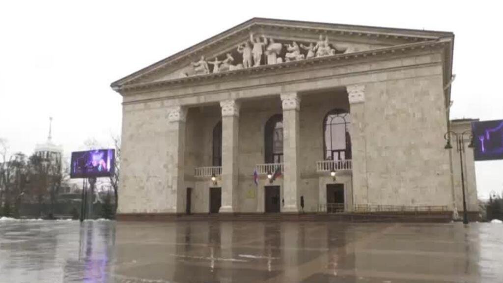Reapertura del teatro de Mariúpol bajo control ruso: de la devastación a la restauración