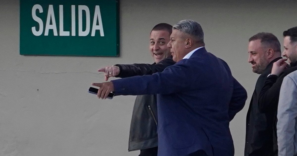 Cómo se maneja el reparto de cargos de AFA en FIFA y Conmebol: Tapia compra fidelidades a cambio de tráfico de influencias