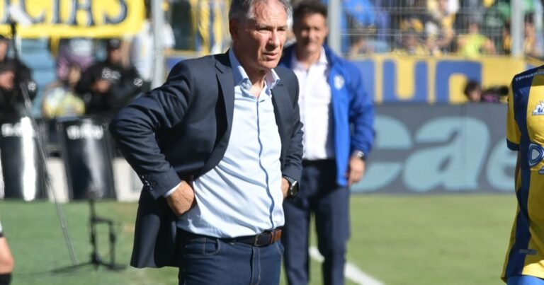 Ariel Holan rompió el silencio, habló de su sorpresiva salida de Rosario Central y de la polémica por el título para el Canalla