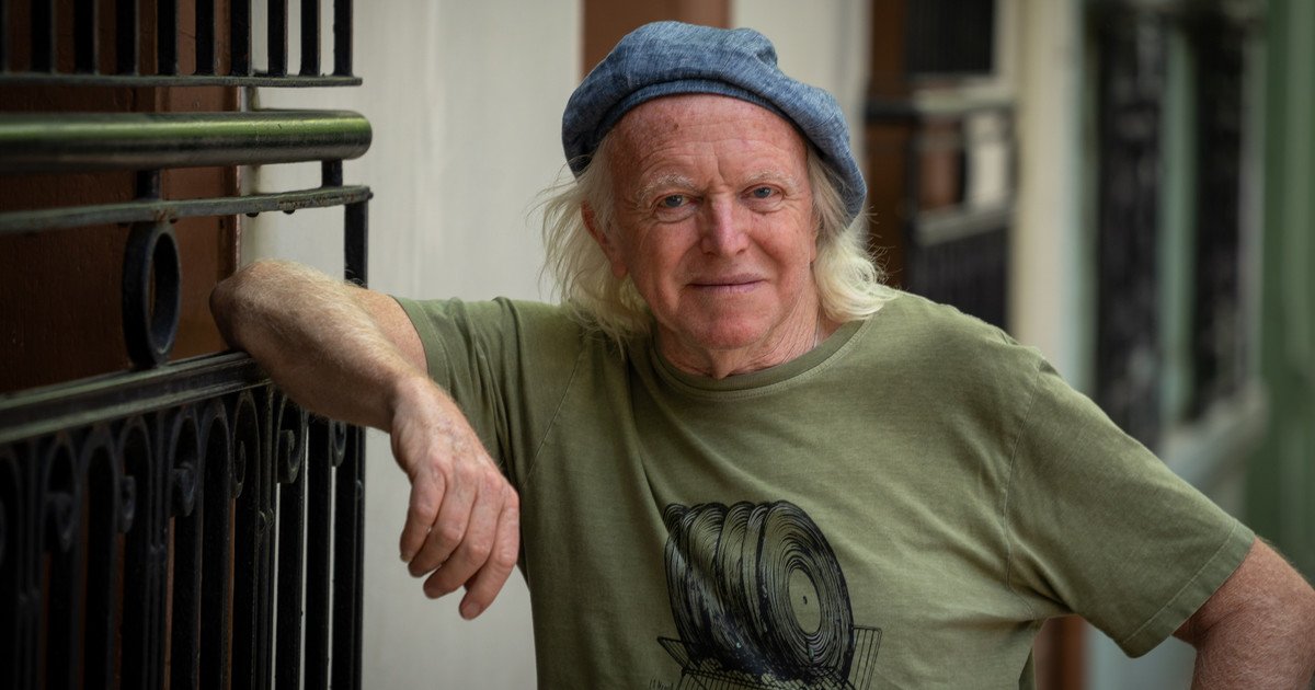 Miguel Cantilo, a los 76: el rock para pedir ayuda o denunciar y el trabajo codo a codo con sus hijos