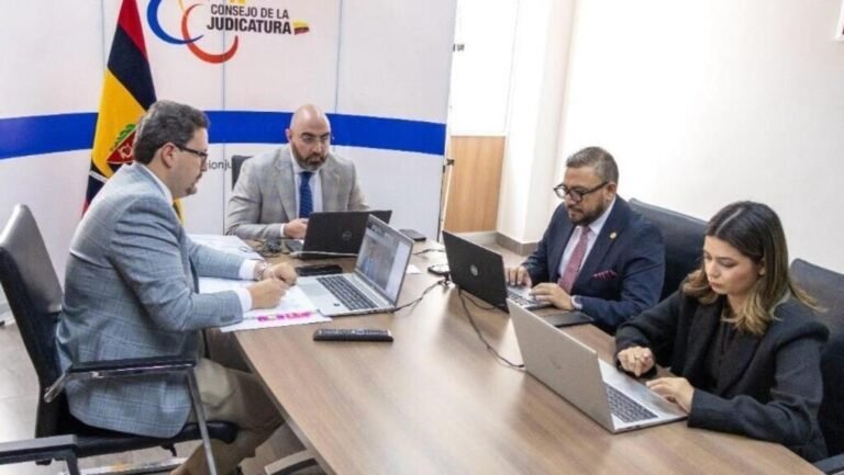 Ecuador: investigan presiones del narcotráfico que salpican al presidente de la Función Judicial