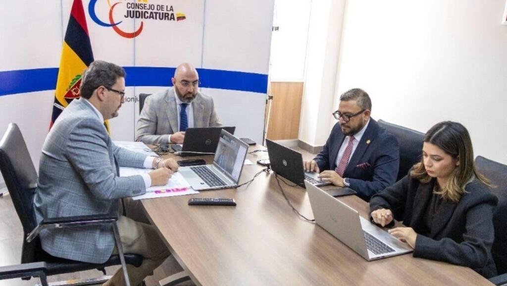 Ecuador: investigan presiones del narcotráfico que salpican al presidente de la Función Judicial