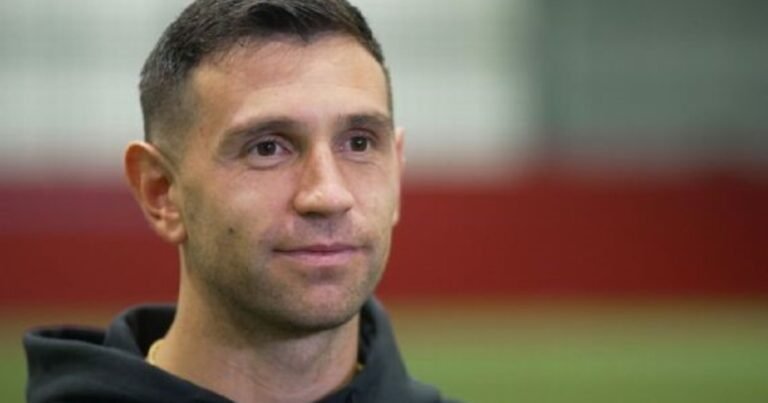 El día que Dibu Martínez festejó que tocó México en el sorteo del Mundial y desató una polémica: "Me puse más nervioso que en un partido"