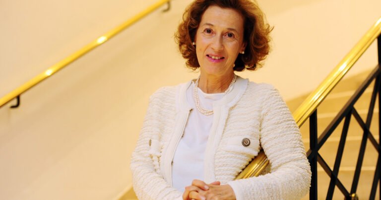 Julia Navarro: "Los dictadores y los autócratas le temen a la creación en libertad"