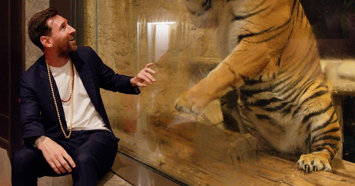 La impactante foto de Messi en su despedida de la India: como un turista más, visitó un centro de conservación animal