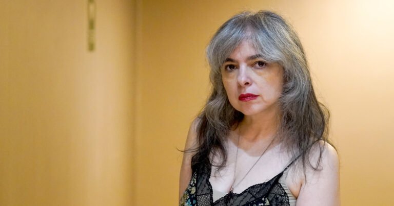 Mariana Enriquez: “Leer por trabajo te saca de tu algoritmo personal”