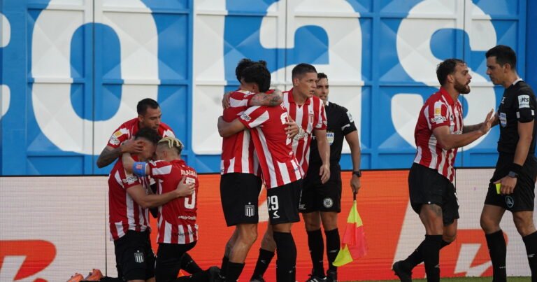 Lucas Alario tuvo su revancha personal en Estudiantes: cambió críticas por dos goles soñados y el Pincha festejó en San Nicolás
