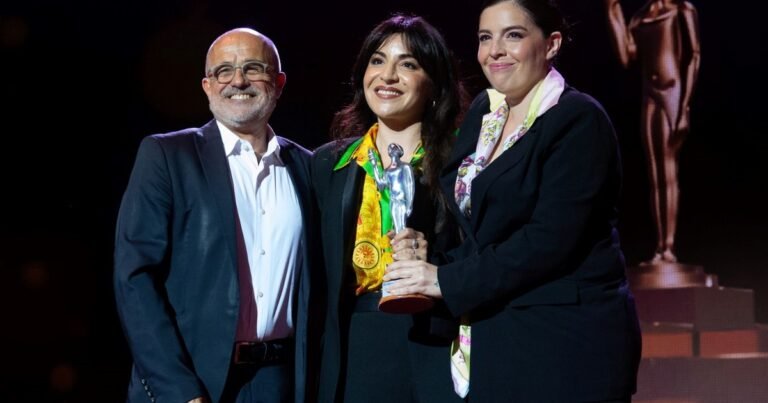 El emotivo mensaje de las hijas de Maradona tras recibir el Premio Olimpia Infinito 2025: "Vamos a pedir justicia hasta que finalmente la tenga, no estamos solas"