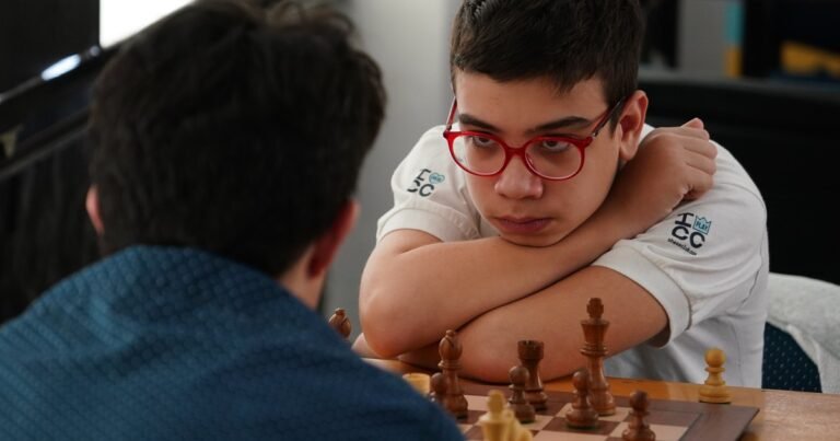 Faustino Oro hace historia en el ajedrez y hasta la leyenda Garry Kasparov se asombra ante el talento del chico argentino de 12 años